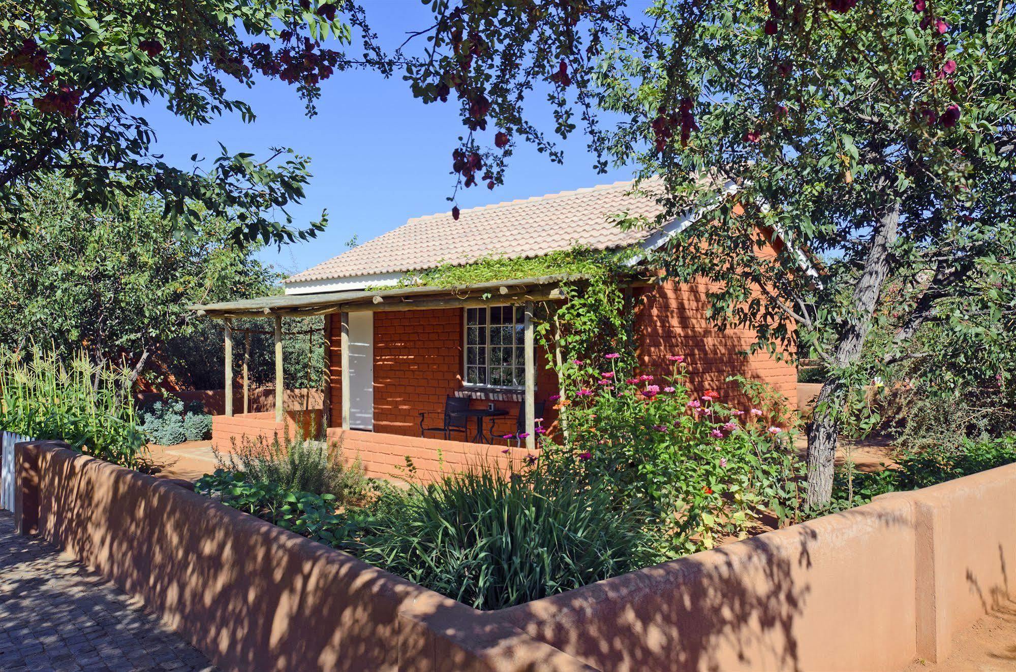 Damara Mopane Lodge Khorixas Экстерьер фото